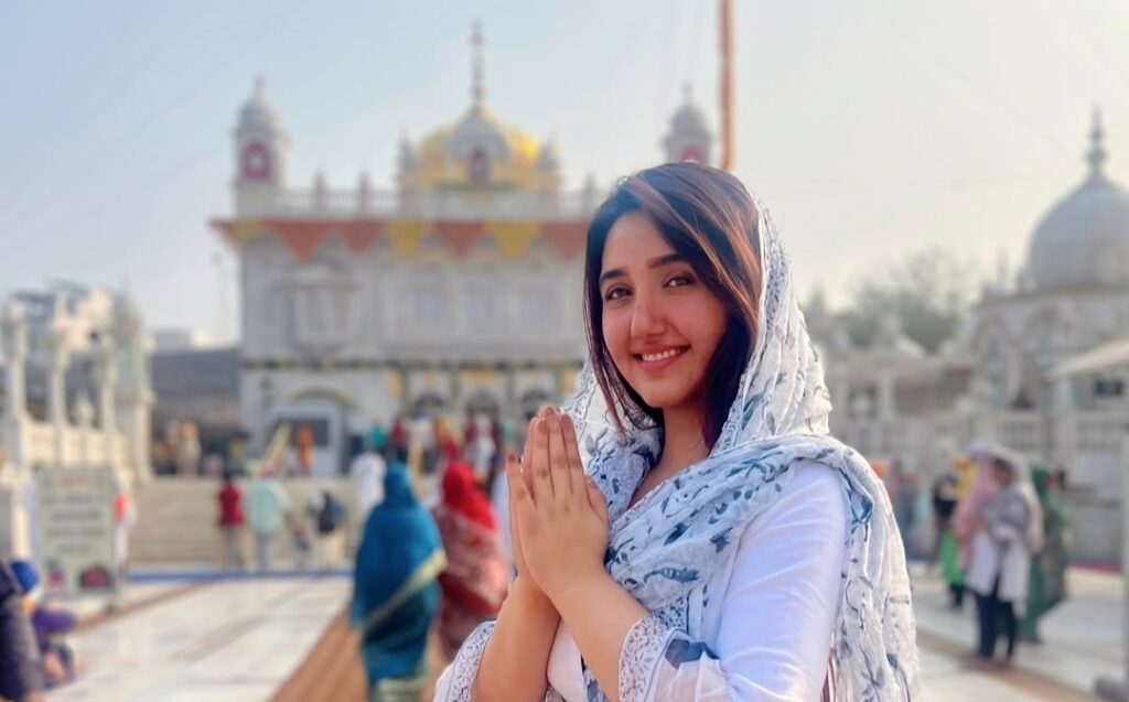 ashnoor kaur